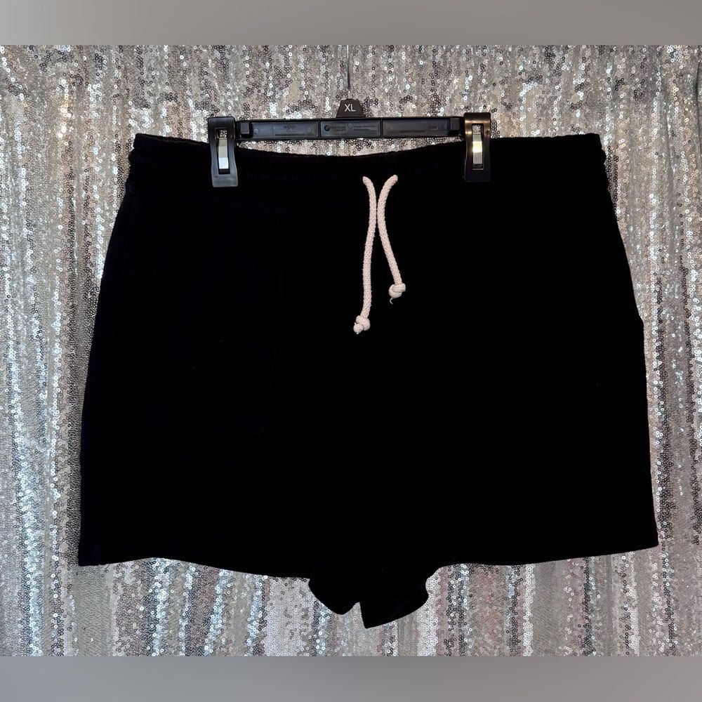 Sonoma Women’s Large Black Athletic Pull on Shorts